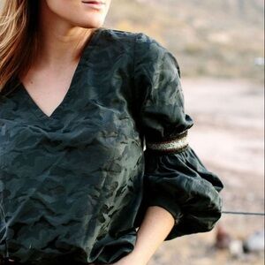 Noble 31 V Neck Camo Blouse